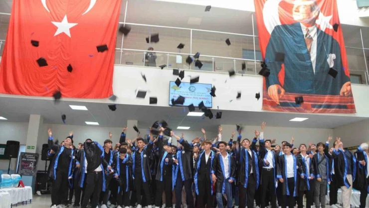 Nuran-Celal Gülşen MTAL'de Mezuniyet Coşkusu