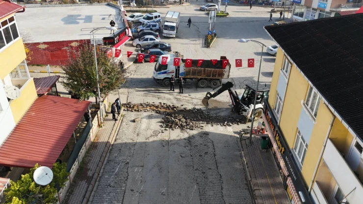 O Caddede Yenileme Çalışması Başladı