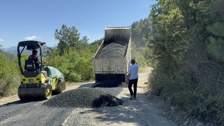 O İlçede Sıcak Asfalt Mesaisi