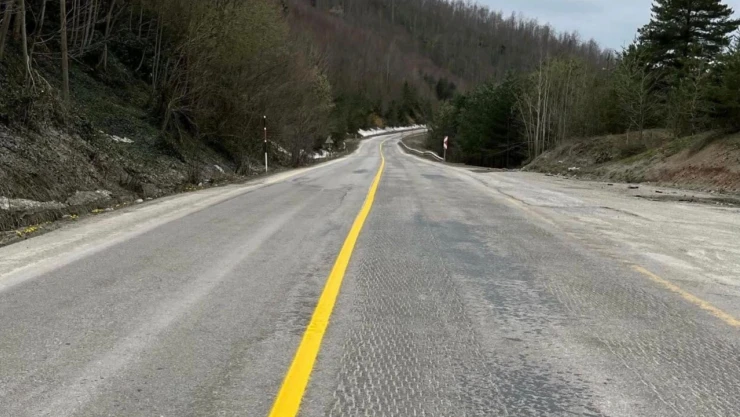 O Yolda Çizgi Yenileme Çalışması Yapıldı