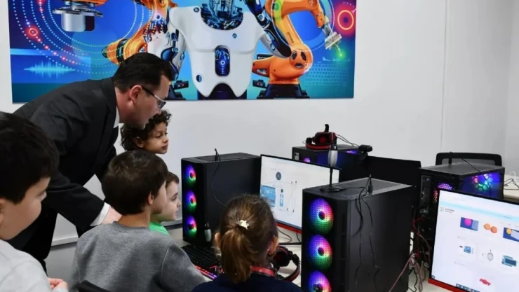 Öğrenciler BİLSEM ile Geleceğe Hazırlanıyor