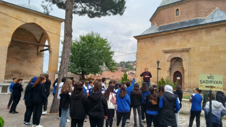 Kastamonu'da öğrenciler gezerek öğreniyor