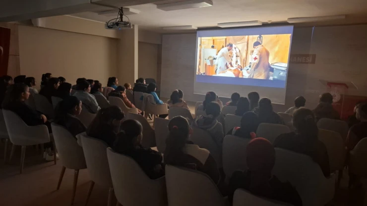 Öğrenciler Kitaplarla Buluştu