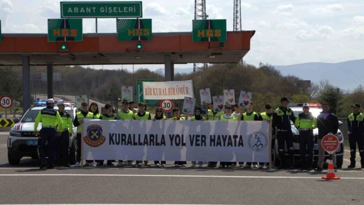 Öğrenciler Trafik Jandarması Oldu