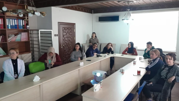 Öğrencilerden İlkyardım Sunumu