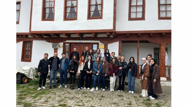 Öğrencilerden Mahmut Bey Camii'ne ziyaret