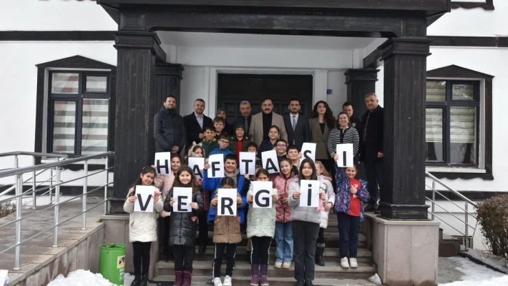 Öğrencilerden Vergi Haftası Ziyareti