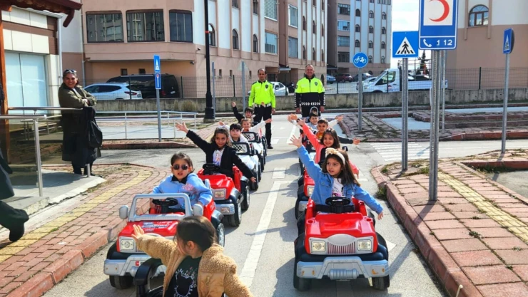 Öğrencilere Trafik Eğitimi