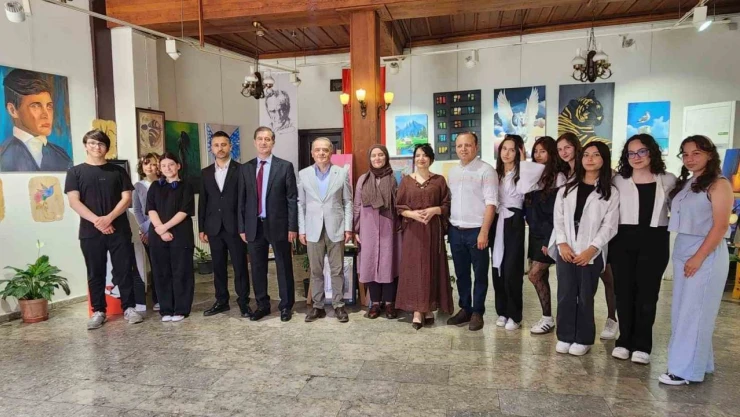 Resim Sergisi Sanatseverlerle Buluştu