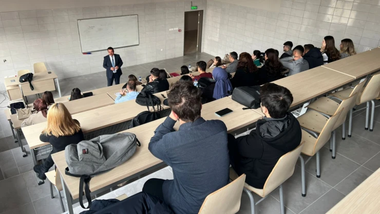 Öğretmen Adayları İle Deneyimlerini Paylaştılar