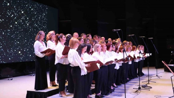 Öğretmenlerin Türkü Konseri Beğeni Topladı