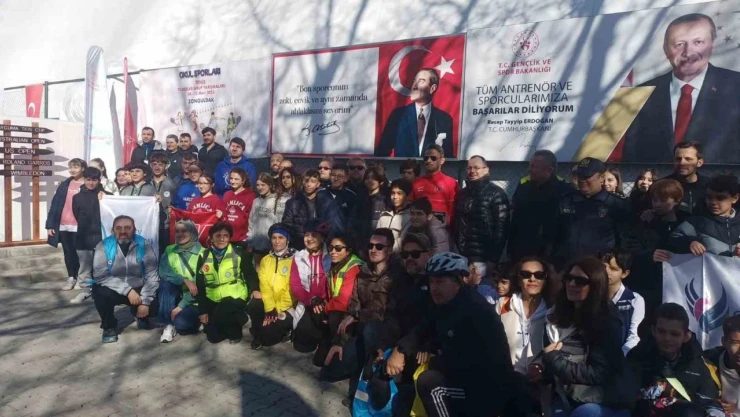 Tenis Yıldızlar Grup Maçları Çaycuma'da Başladı