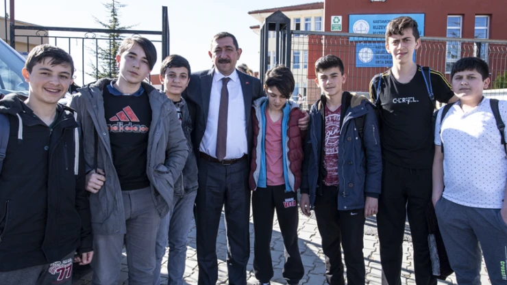 'Okullarımızın sorunlarını çözeceğiz'