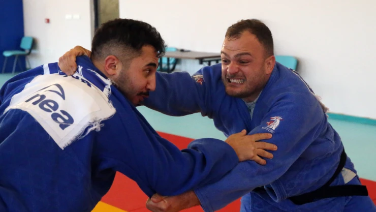 Olimpiyat Şampiyonu Yeni Madalyalar Peşinde