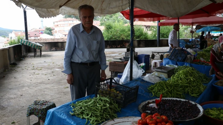 Ömürlerini pazarcılığa adayan 70'likler