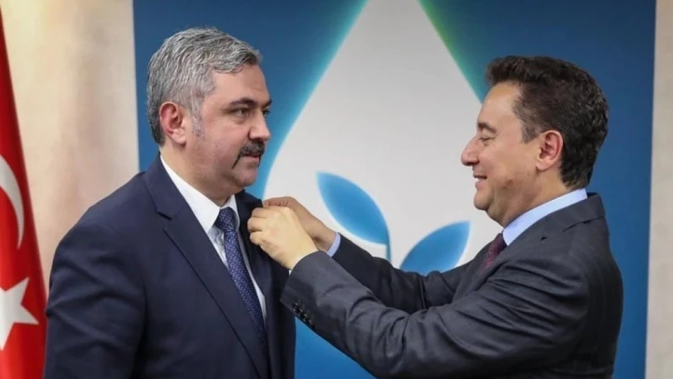 Önce BBP'den sonra DEVA'dan istifa etti