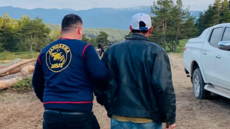 Ormanlık Alanda Saklanırken JASAT Tarafından Yakalandı