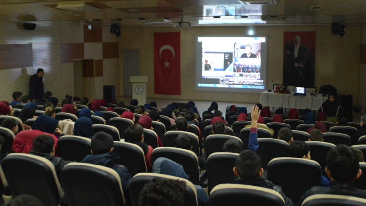 Ortaokul öğrencileri NASA'ya bağlandı