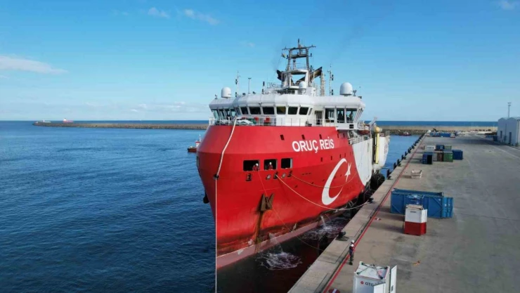 Oruç Reis'in Filyos Limanı'na Girişi Havadan Görüntülendi