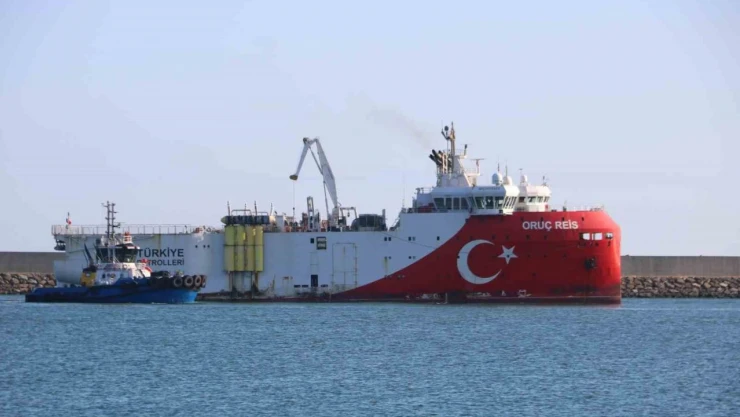 Oruç Reis Sismik Araştırma Gemisi, Filyos Limanı'na Demirledi