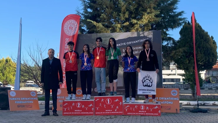 Oryantiring Şampiyonası'ndan 4 Madalyayla Döndüler