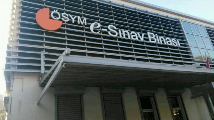 ÖSYM'den Yeni Sistem: Kağıt Yerine Elektronik Sınav Dönemi