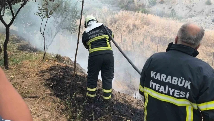 Otluk Alanda Çıkan Örtü Yangını Korkuttu