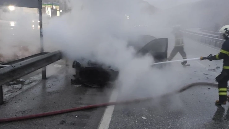 Otomobil Alev Alev Yandı