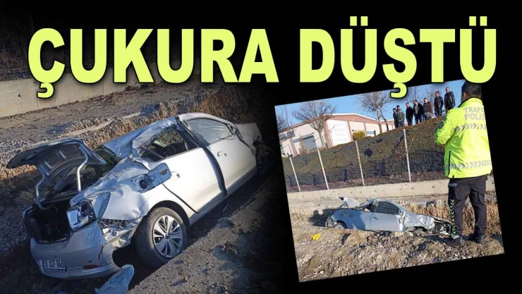 Otomobil Çukura Düştü