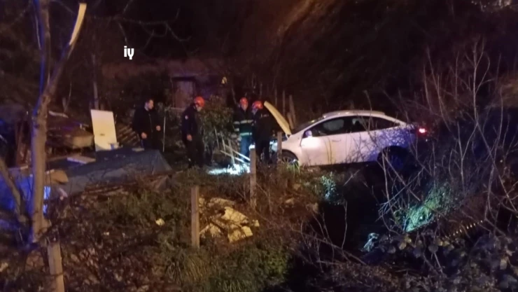 Otomobil Dereye Uçtu