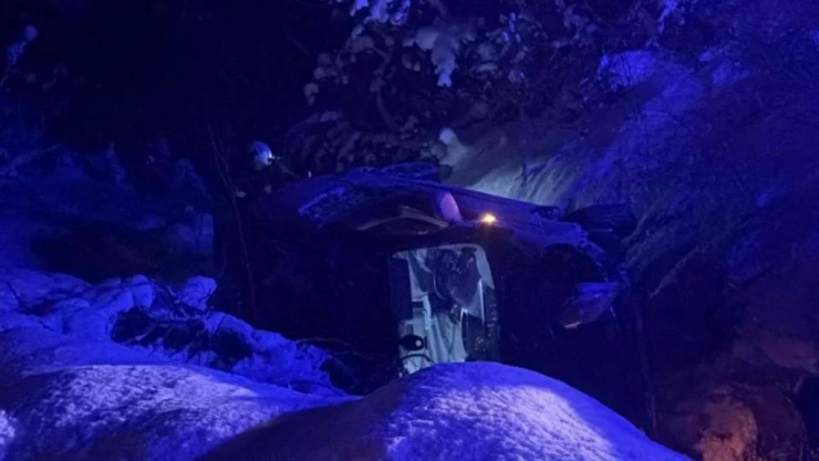 Otomobil Şarampole Yuvarlandı: 4 Yaralı