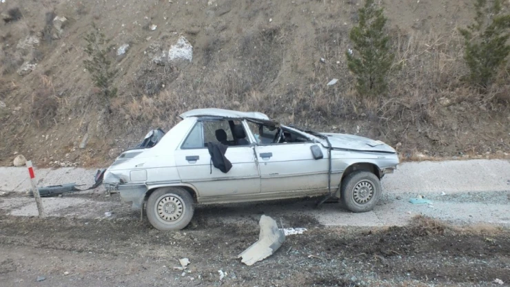 Otomobil Takla Attı: 2 Yaralı