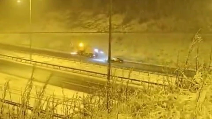 Otoyolun Bolu-Ankara Sınırında Kar Yağışı Etkili Oluyor