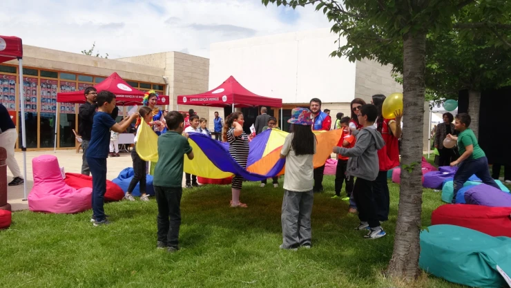 Özel Bireyler Düzenlenen Festivalle Sosyalleşti