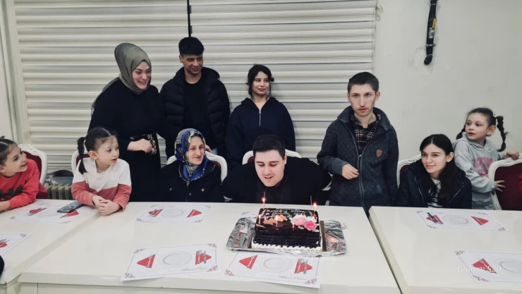 Özel Bireylerin Doğum Gününü Kutladılar