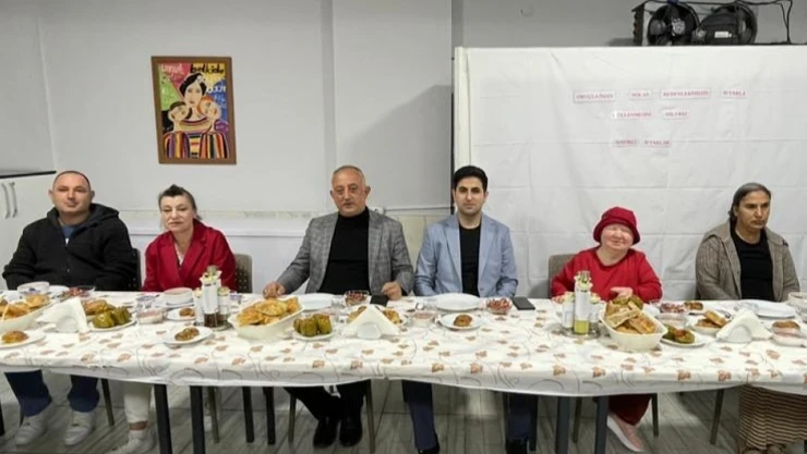 Özel Bireylerle İftarda Bir Araya Geldiler