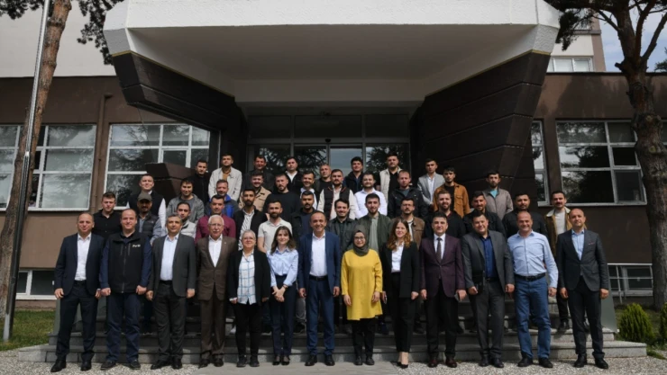 Özel İdare'ye Taze Kan