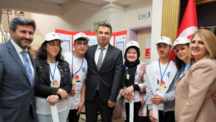Özel Öğrencilerden Bilim Fuarı