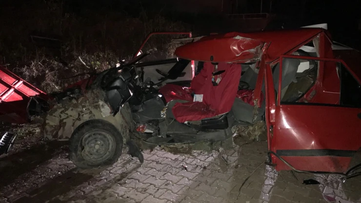 Paramparça olan araçtan sağ çıktı