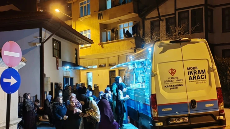 Paylaşma Ayında İkramlar Yapıldı