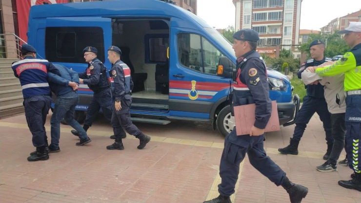 Sentetik Ecza Haplarıyla Yakalanan 2 Şahıs Tutuklandı