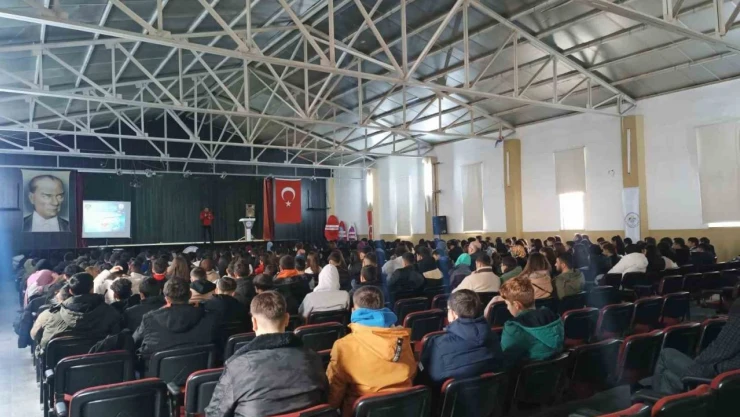 Polis Ekiplerinden Öğrencilere Terör Farkındalık Eğitimi