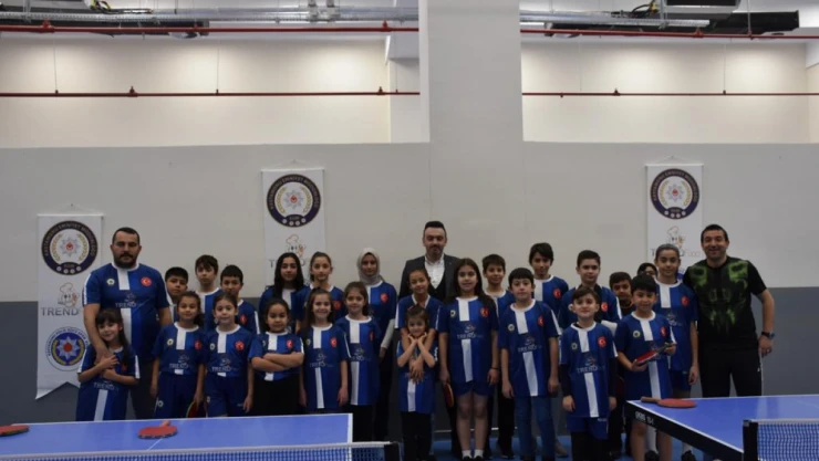 Polis Gücü'nden Sporcularına Malzeme Desteği