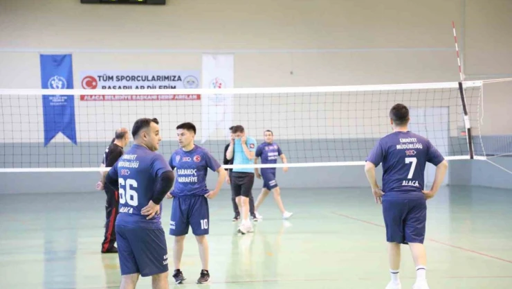 Kutlamalara Voleybol Maçı Renk Kattı