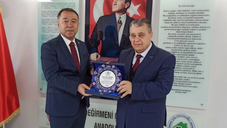 Kütüphane Açılışında Bir Araya Geldiler