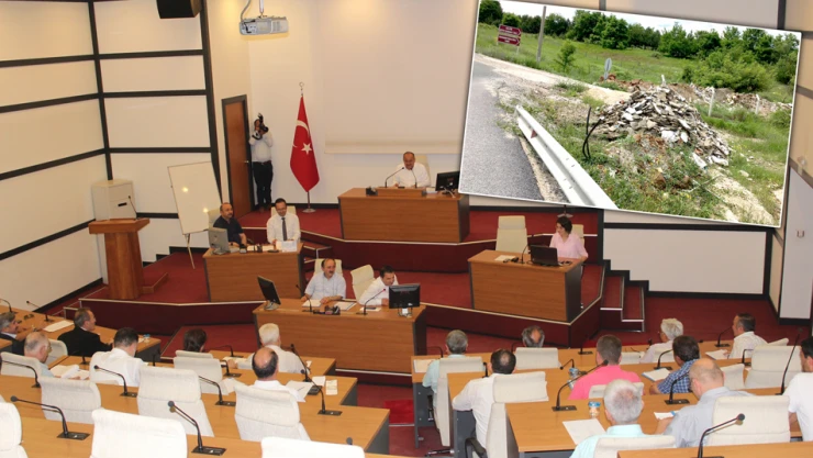 Rastgele dökülen çöp ve molozlara kesin çözüm Belediye Meclisi'nden