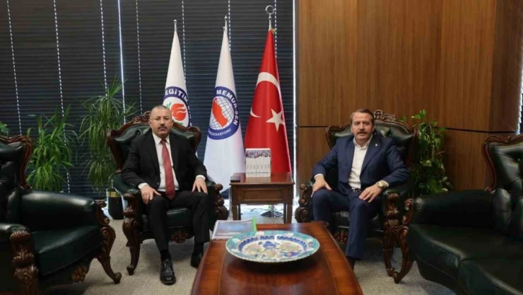 Rektör Kırışık'tan Memur-Sen Genel Başkanı'na Ziyaret