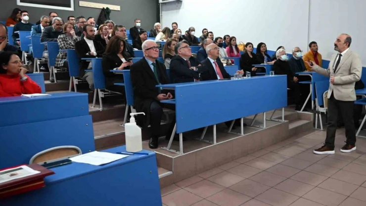 Rektör Özölçer, Fen Fakültesinin Akademik Genel Kurul Toplantısına Katıldı