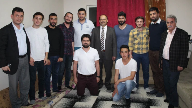 Rektör Seyit Aydın öğrencilerle birlikte iftar açtı