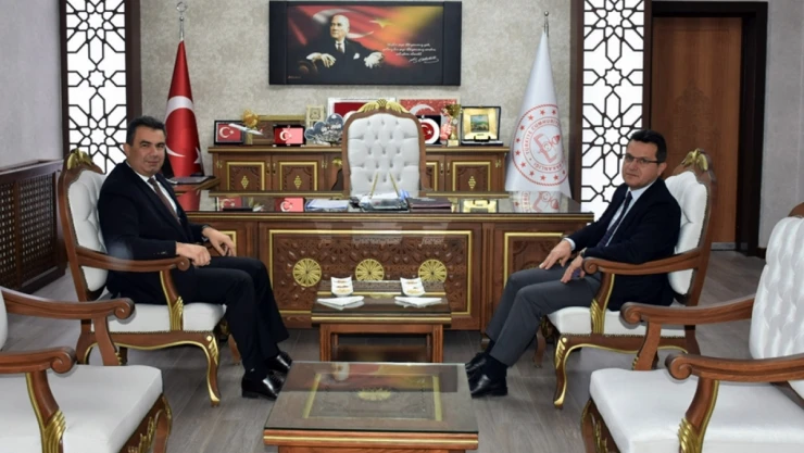 Rektör Topal'dan, Hasan Gümüş'e İade-İ Ziyaret